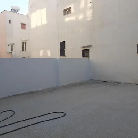 House In Center * Gallipoli